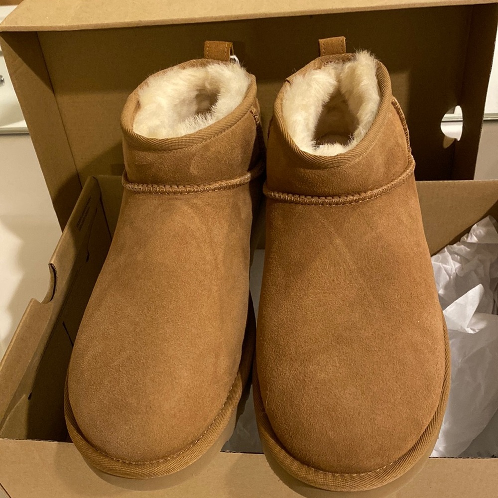 UGG
